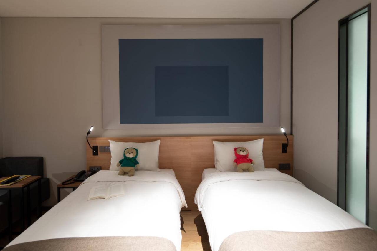 Ibis Ambassador Suwon Hotel Exterior foto
