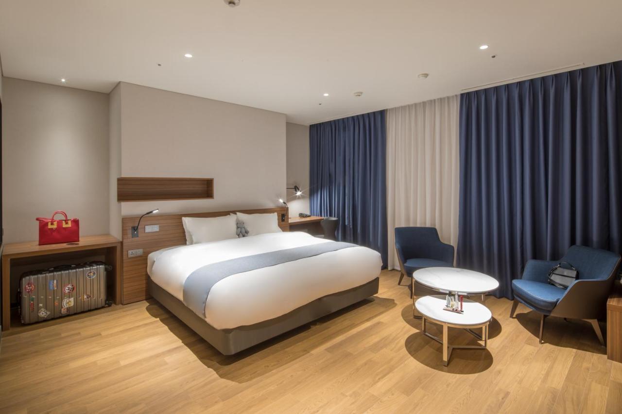 Ibis Ambassador Suwon Hotel Exterior foto