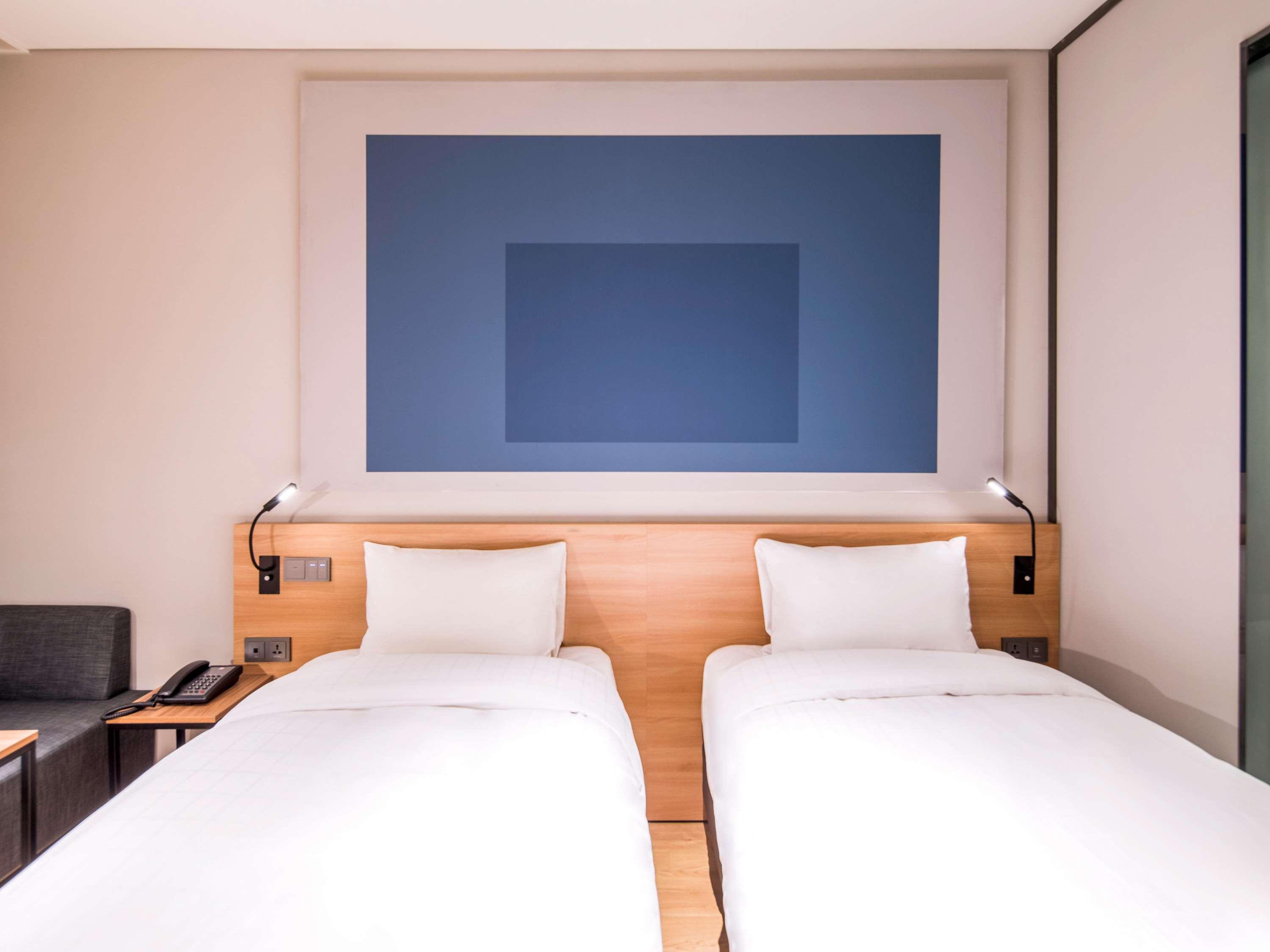 Ibis Ambassador Suwon Hotel Exterior foto